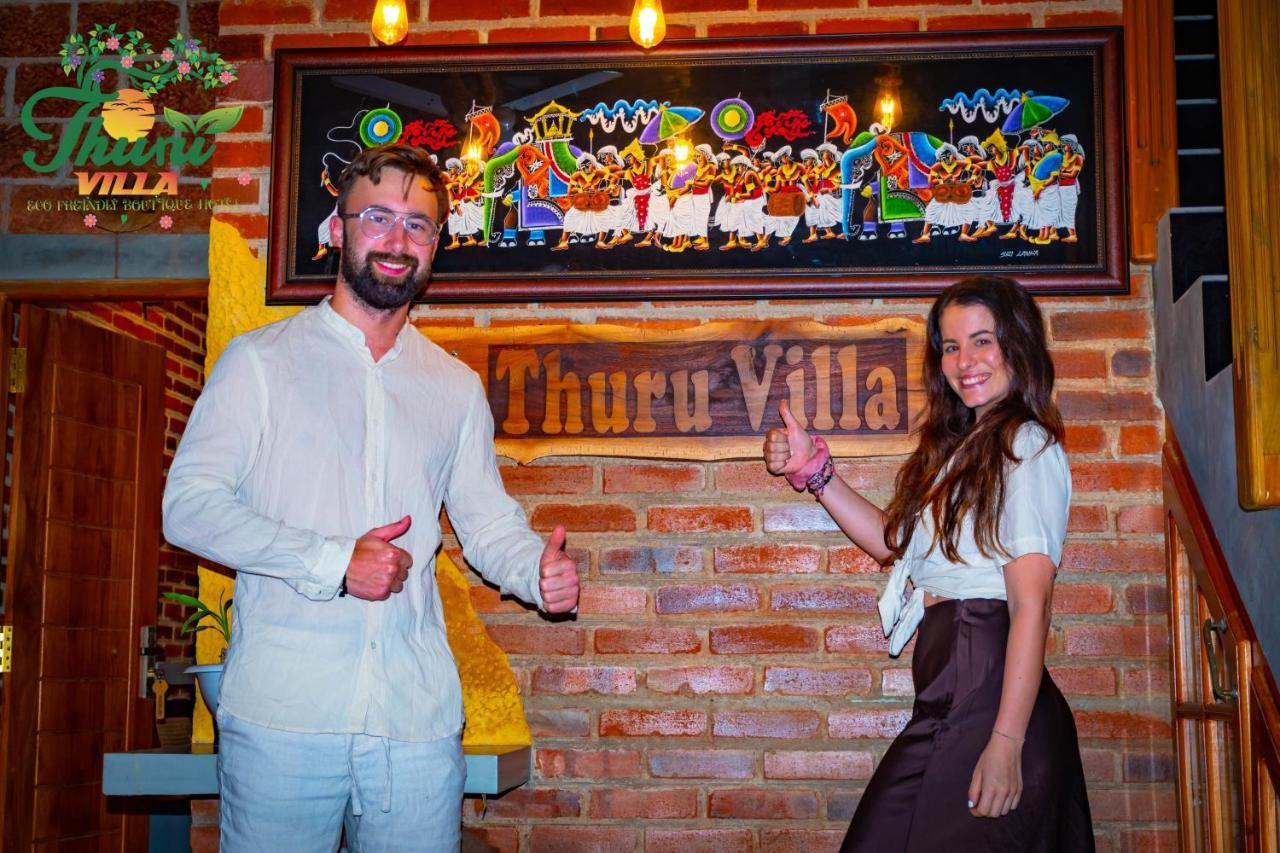 Thuru Villa Katunayaka Exteriör bild